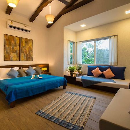 El Lodge By Stayvista - Pool, Lawn, And A Charming Gazebo For Your Perfect Getaway โลนาวาลา ภายนอก รูปภาพ